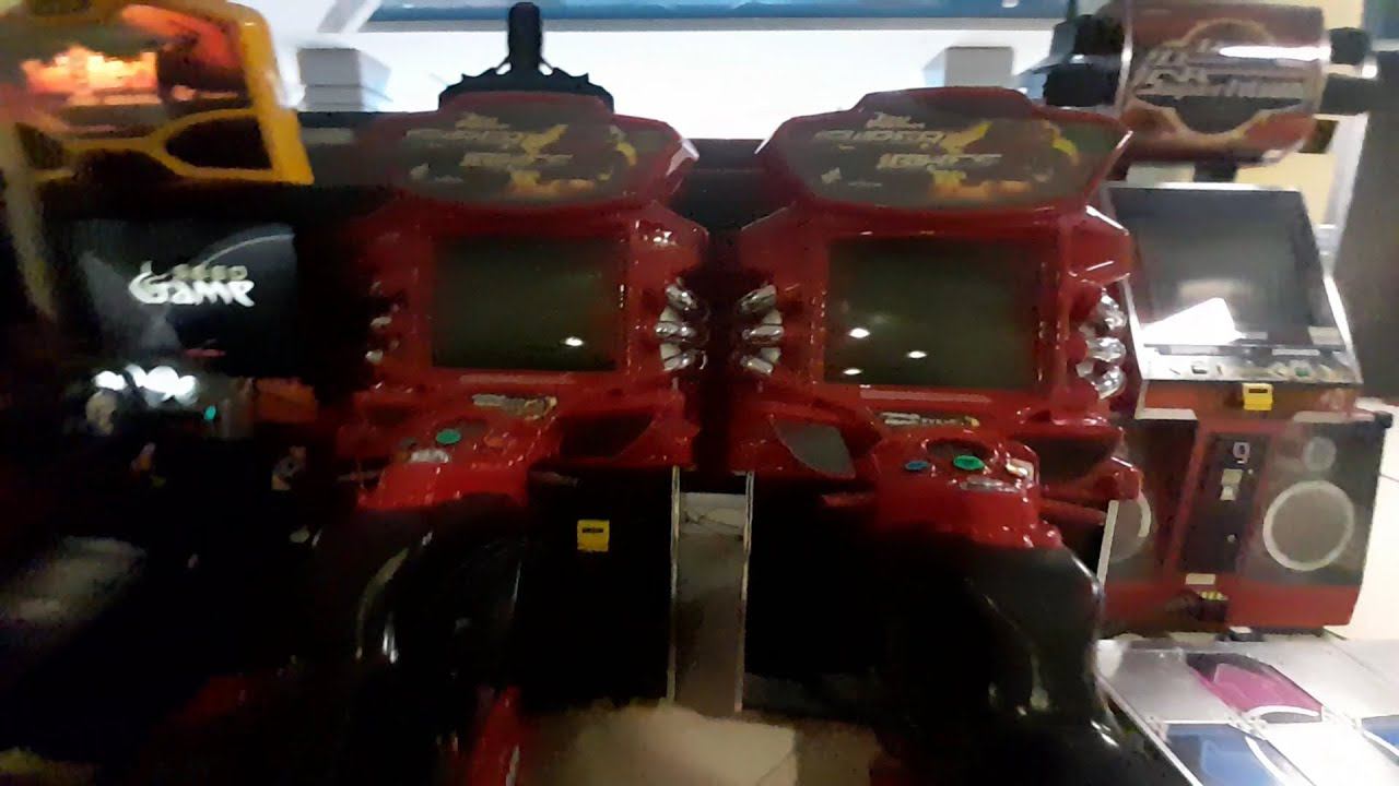 Едем в центр города Снимаем рабочие и нерабочие аркадные игры в ТРЦ Кадо едем в магазин и домой