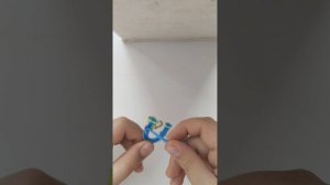 плетём кольцо из резинок!