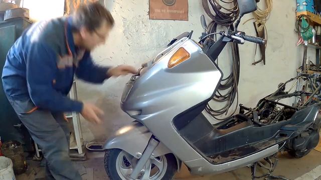 Yamaha Majesty 250 - Разборка подробно смотреть онлайн