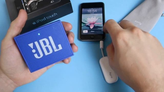 Как подключать две пары наушников к одному iPhone через AirFly Pro смотреть онлайн