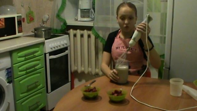 #готовимсНастей. Готовим клубнику со сливками. смотреть онлайн