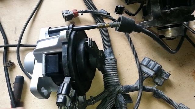 Mitsubishi DIAMANTE F31A двигатель 6G73. Заехал на замену датчиков коленвала и распредвала. Часть 2 смотреть онлайн