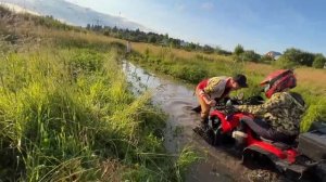 Почти утопили квадрики при штурме большой лужи! 125 cc
