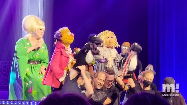 FINALE! A Muppet Christmas Carol with Nina West at #D23Expo смотреть онлайн