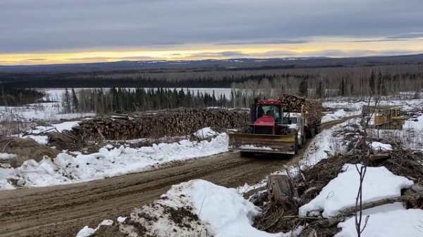 tractors and trucks auto-train