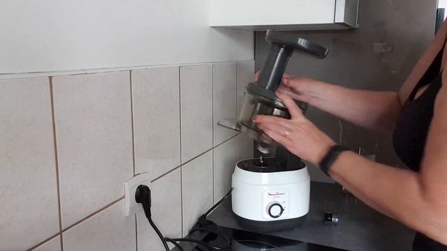 MOULINEX l Avis sur le Juiceo : l'extracteur à jus qui conserve tous les nutriments et saveurs ! смотреть онлайн