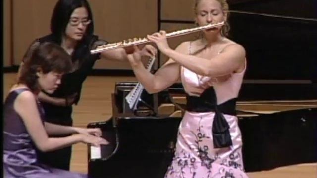 Amy Porter, flute - Burton Sonatina mvt. 1 смотреть онлайн