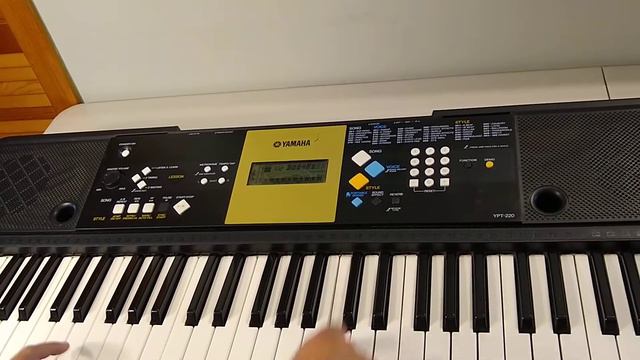 Yamaha YPT-220 Electronic Keyboard смотреть онлайн