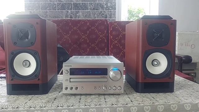 Onkyo CR-D1 + Loa Onkyo D-055AX thế là đủ смотреть онлайн