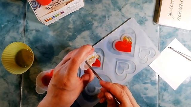 Красные сердечки с золотой поталью и эпоксидной смолы. Epoxy Jewelry, DIY, IDEAS. смотреть онлайн