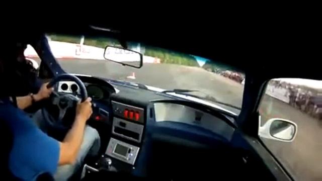 Skyline сделал самый быстрый автомобиль в мире Buggati Veyron смотреть онлайн