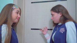 ЧТО В РЮКЗАКЕ У СОВРЕМЕННОГО ПОДРОСТКА-ШКОЛЬНИКА? ПОЗОР - ЧТО НАШЁЛ УЧИТЕЛЬ У ДИАНЫ В РЮКЗАКЕ?