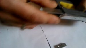 как вставить скобы в строительный степлер Topex