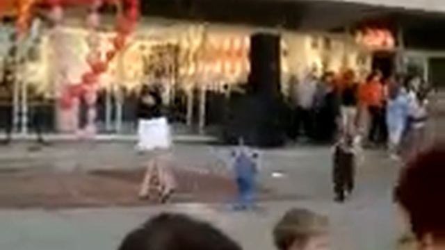 Карпинск. Видео отчёт Дня молодёжи (Июнь 2011) Часть №1.3gp смотреть онлайн