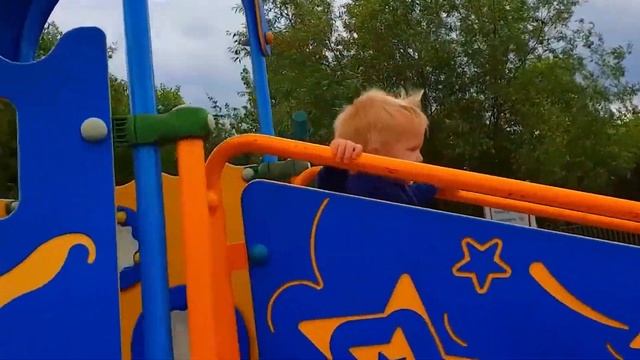 ДЕТИ НЕ ПОДЕЛИЛИ ИГРУШКИ Эльвира и братик делят КОЛЯСКУ ДЛЯ КУКЛЫ сборник видео смотреть онлайн