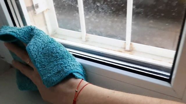 Как мыть ОКНА после зимы за 3 минуты, без спреев, газет и никаких разводов смотреть онлайн