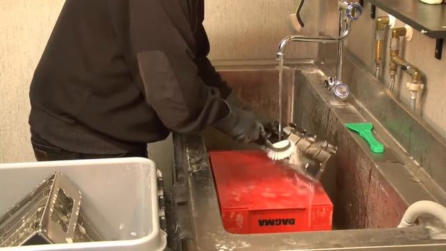 Ежедневная очистка фритюрницы без масла MKII_ROVABO смотреть онлайн