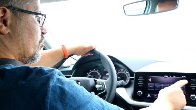 Шкода Рапид - обновили внешность и интерьер. Ценник не задрали. Skoda Rapid 2020 тест драйв смотреть онлайн