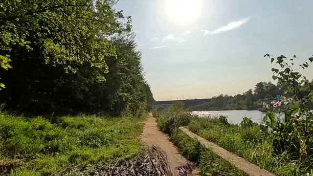 Кассир глумилась над бедной клиенткой, считавшей копейки… А едва начальник просмотрел запись с каме смотреть онлайн