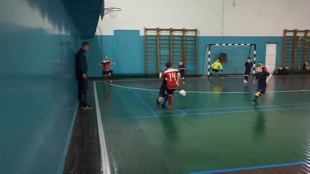 3я игра Металл 2013 Оранж - Селидово 2012 1:4 1й тайм смотреть онлайн