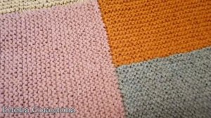 Вяжу плед из остатков пряжи.