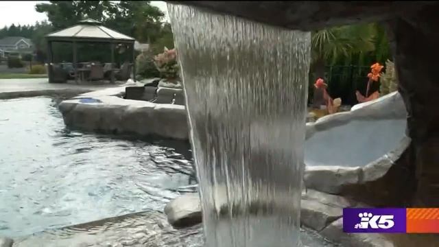 This Auburn estate is home to a Seahawks fan cave - Unreal Estate - KING 5 Evening смотреть онлайн