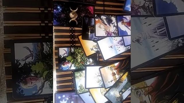 Гадание онлайн.
Треугольник. Кого выбрать из мужчин? смотреть онлайн