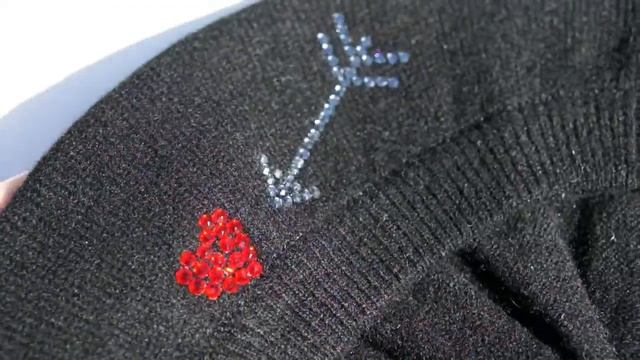 Берет из 100% кашемира со стразами Swarovski смотреть онлайн