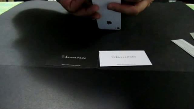 iPhone 4: How to install 3M Carbon Fibre Di-Noc vinyl/sticker kit to the iPhone 4 смотреть онлайн