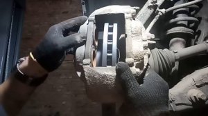 Land Cruiser 200 замена передних дисков и колодок