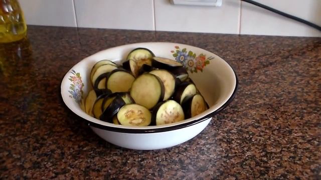 Баклажаны жареные Под чесночным соусом смотреть онлайн