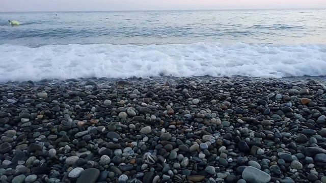 Релакс на берегу Черного моря. Вечерний бриз. Волна и красивый закат смотреть онлайн
