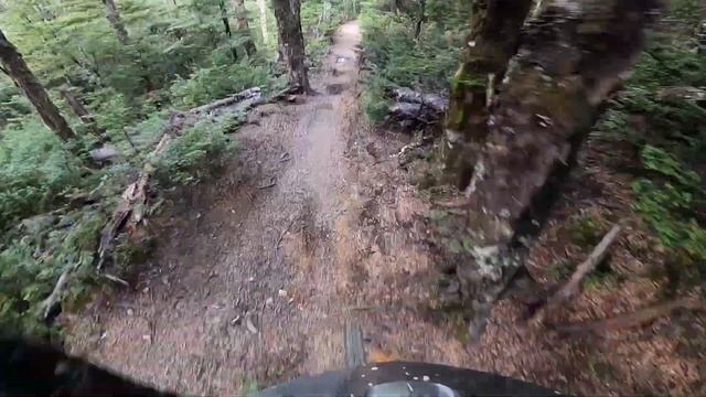 Specialized Enduro S3 vs S4 - Which size is faster? смотреть онлайн