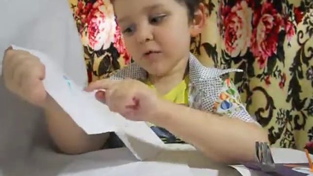 Мои рисунки и поделочки из детского садика. Поделки из бумаги и рисунки для детей. смотреть онлайн