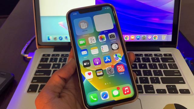 How To Fix iMessage Not Working on Your iPhone in iOS 16 смотреть онлайн