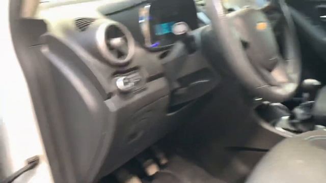 Chevrolet Trax 1.6 FWD LS смотреть онлайн