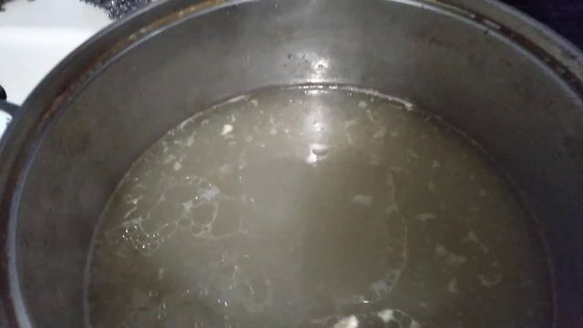 Клецки жареные с луком и грудинкой смотреть онлайн