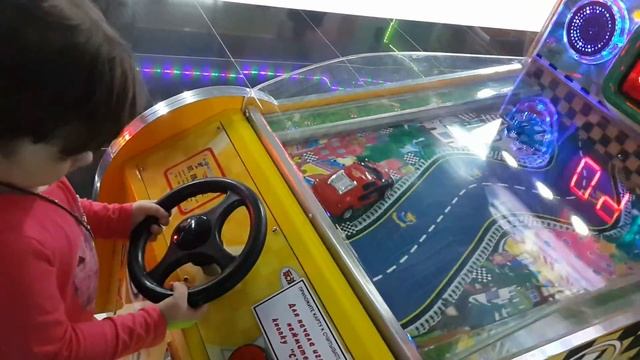 Гуляем по торговому центру 