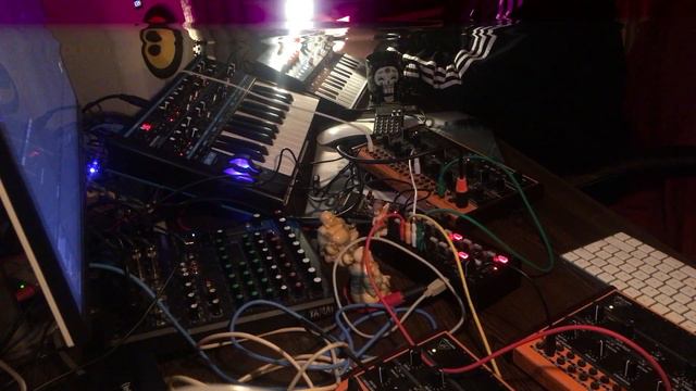 the other way_jam_0z SQ-1 KORG, BEHRINGER CRAVE, PO-133, PO-32, ARTURIA MICRO FREAK, BASS STATION 2 смотреть онлайн