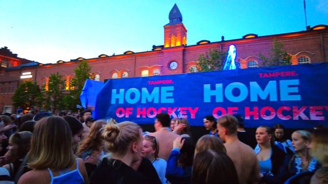 Finland ice hockey championship madness,40min,Tampere keskustori, CrazyFans, #4K #walk #celebratio смотреть онлайн