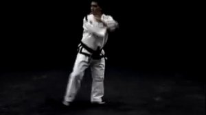 Чон Джи видео тхэквондо туль на бело-желтый пояс, 9 гып хьенг 19 движений комплекс Chon Ji вид сзад