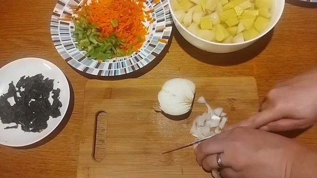 суп с лапшей и курицей эконом, добавляю немного щавеля смотреть онлайн