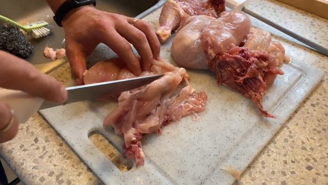 КАК БЫСТРО РАЗОБРАТЬ КУРИЦУ?! смотреть онлайн