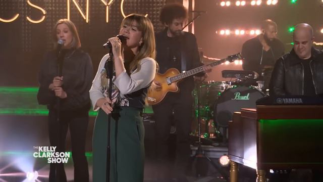 Kelly Clarkson Covers 'Smell Like Smoke' By Lainey Wilson | Kellyoke смотреть онлайн