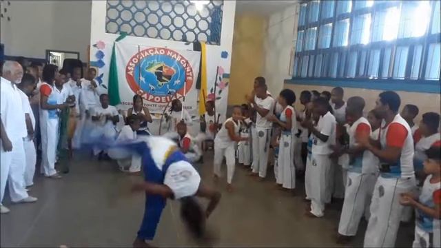 Turma Infantil 4ª Batizado Nascente Capoeira Senavox смотреть онлайн