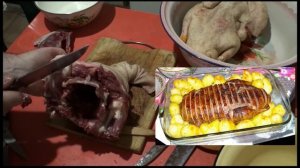 Как снять кожу чулком, с тушки утки.