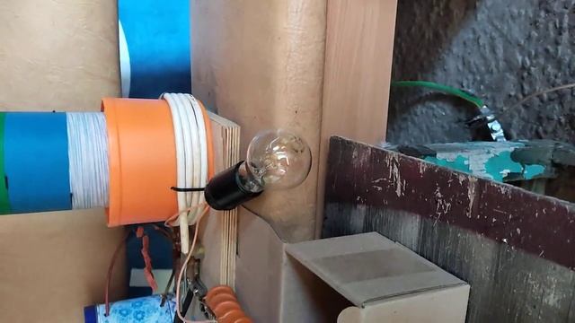 Странный эффект в лампе накаливания смотреть онлайн