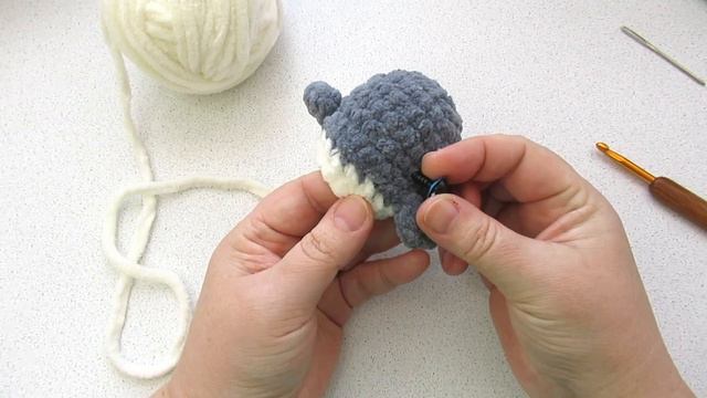 МК _Китёныш_. Игрушка крючком из пряжи Alize Velluto смотреть онлайн