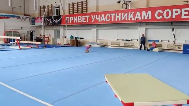 Впервые: заруба гимнасток по командам смотреть онлайн