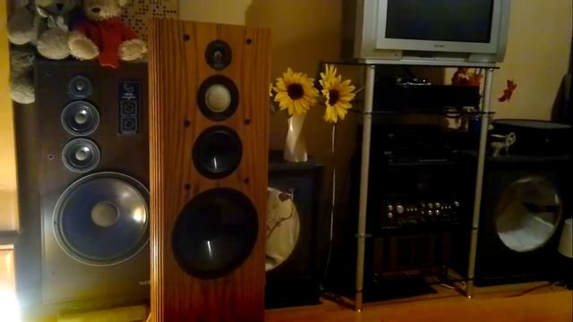 Infinity Kappa 8.2 mkII Vs Infinity Sm150 Kenwood Basic M2. смотреть онлайн